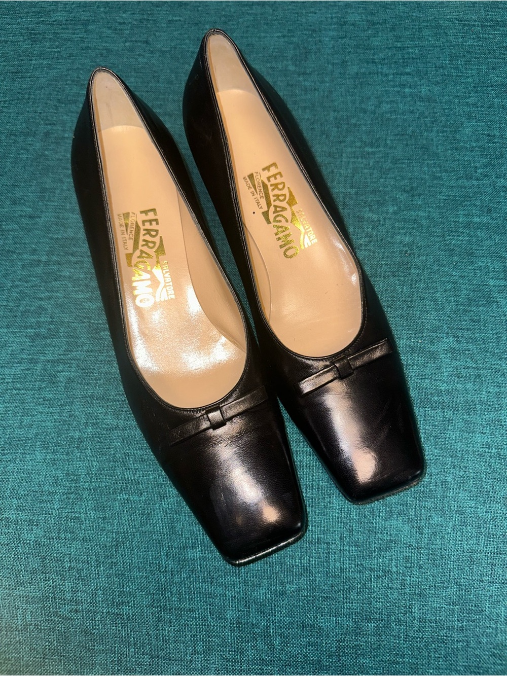 Vtg Salvatore Ferragamo Black Leather Block Heel Pumps Square Toe 8.5 AA Italy